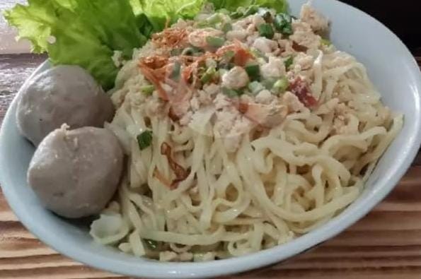 Mie bakwan
